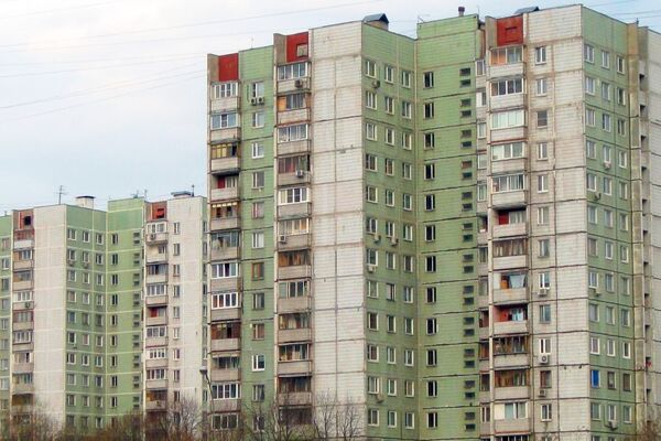 Обшивка лоджий и балконов сайдингом снаружи - фото 61